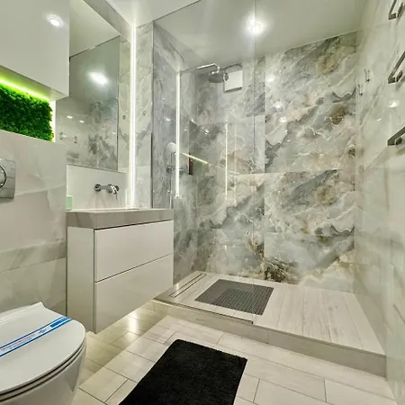 Apartpoltava Сонячний Парк: Дизайнерська Розкіш у Історичному Центрі Exterior photo
