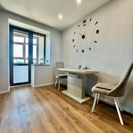 Apartpoltava Сонячний Парк: Дизайнерська Розкіш у Історичному Центрі Exterior photo