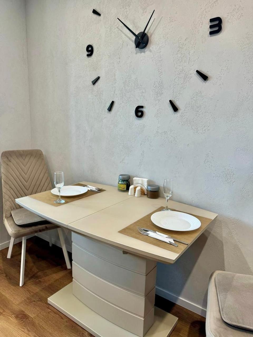 Apartpoltava сонячний парк: дизайнерська розкіш у історичному центрі Apartment Poltava