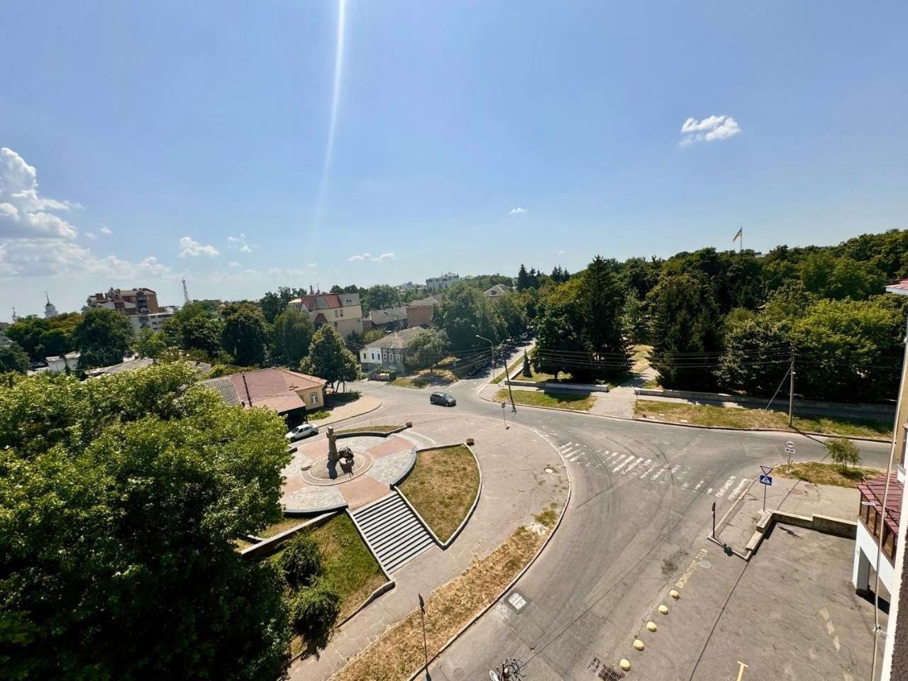 Apartpoltava сонячний парк: дизайнерська розкіш у історичному центрі *